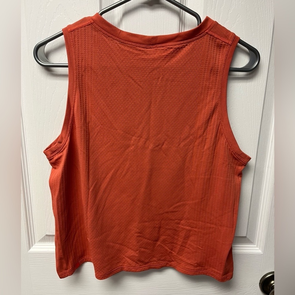 Lululemon Train To Be Tank Top - Sz 8 - Picture 4 of 5